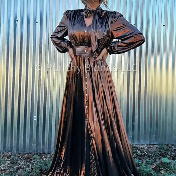 Punchy Blonde Elegant Metallic Dress - Picture 4 of 8